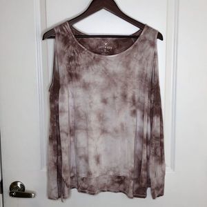 American Eagle Soft & Sexy cold shoulder shirt
